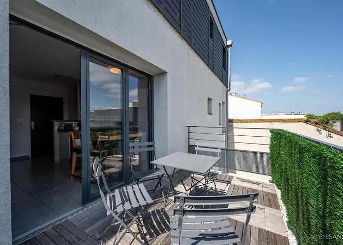 Le Saint Exupery - T3 Centre Ville Avec Balcon + Parking Gratuit